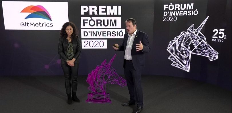 El CEO de Acció, Joan Romero, y la ganadora de la 25ene edició del Fòrum de Inversió de Acció, Mar Masulli (BitMetrics) El CEO de Acció, Joan Romero, y la ganadora de la 25ene edició del Fòrum de Inversió de Acció, Mar Masulli (BitMetrics)