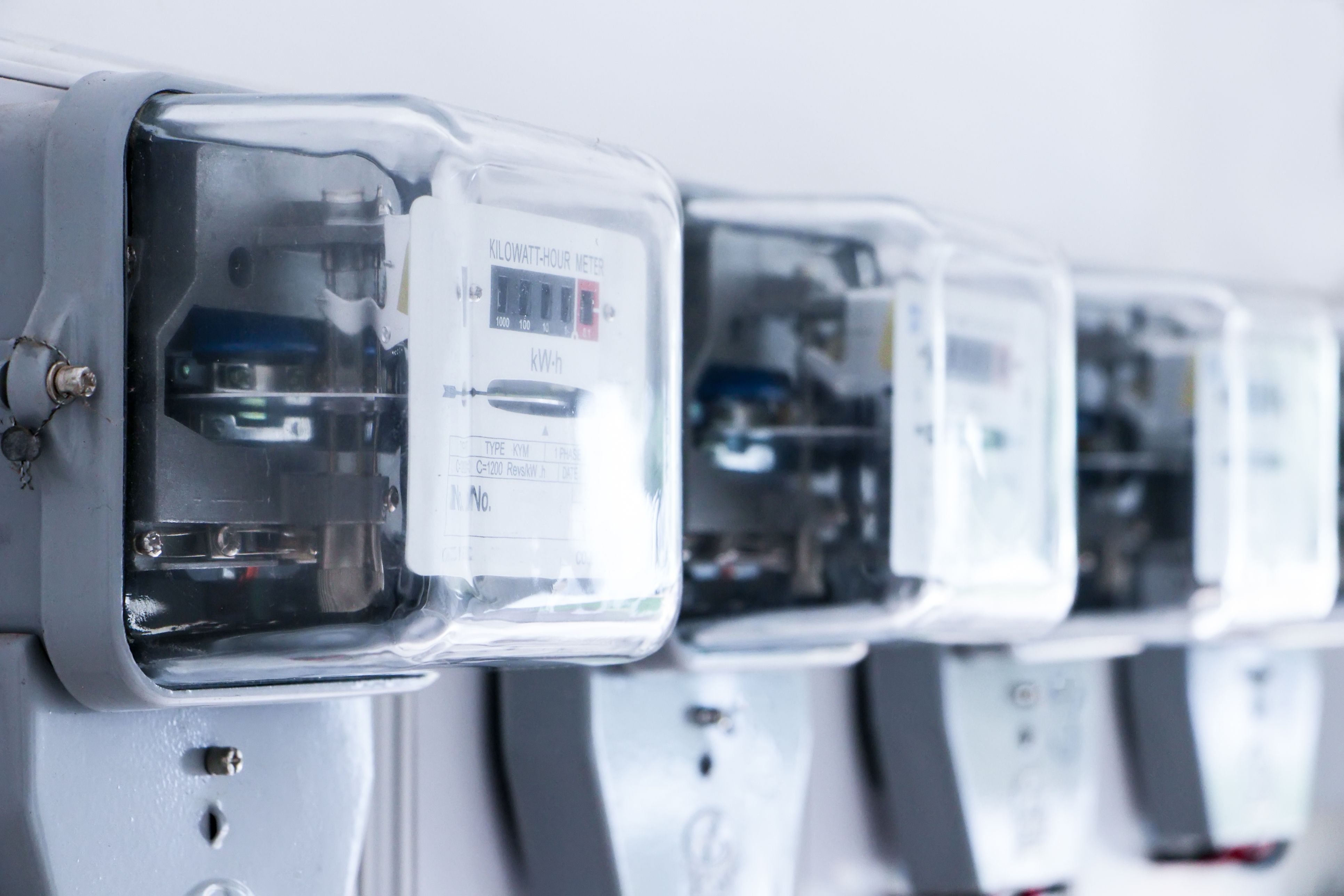 La Escuela de Energía de la Fundació Naturgy permite ahorrar dinero a famílies vulnerables | iStock