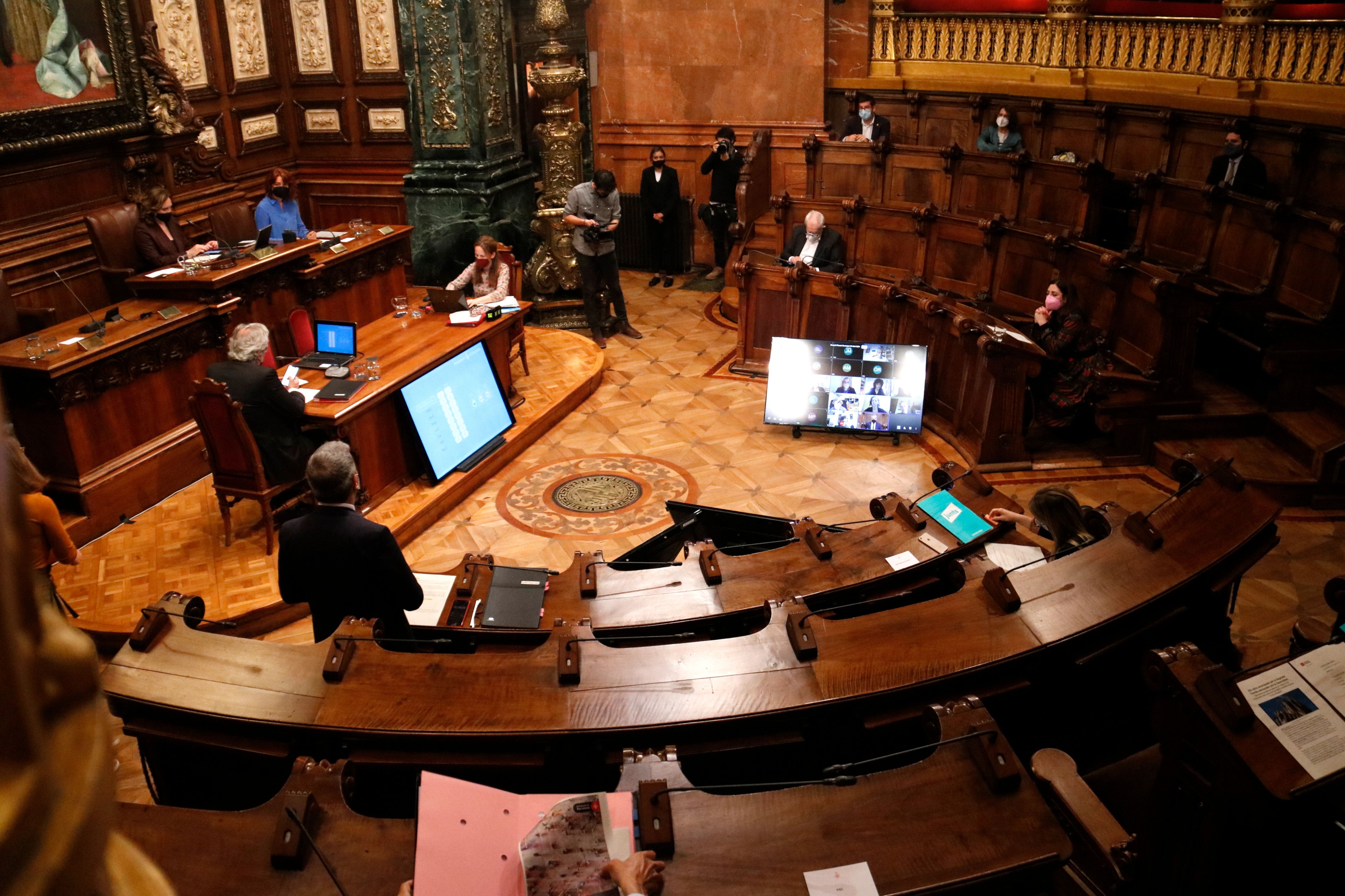 El ple de l'Ajuntament de Barcelona en què s'ha aprovat el Barcelona Green Deal per impulsar la recuperació econòmica | ACN El ple de l'Ajuntament de Barcelona en què s'ha aprovat el Barcelona Green Deal per impulsar la recuperació econòmica | ACN