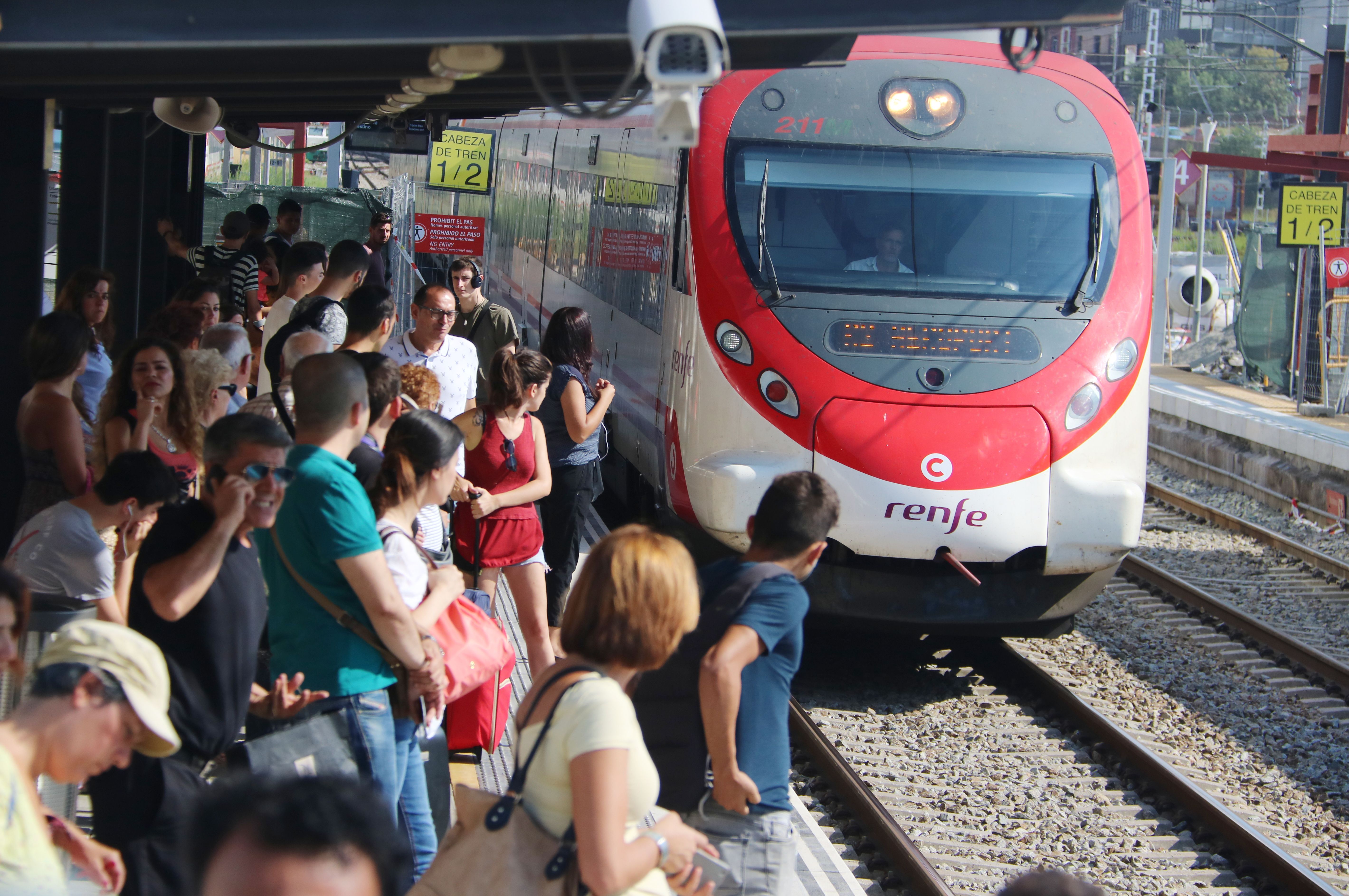 El projecte obrirà l'accés a l'Aeroport amb rodalíes des de diversos punts del país | ACN El projecte obrirà l'accés a l'Aeroport amb rodalíes des de diversos punts del país | ACN