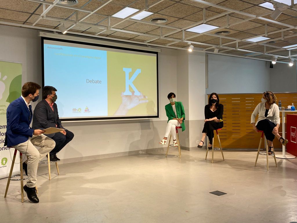 Los participantes en la jornada 'La ekonomía en el paradigma digital' | Cedida Los participantes en la jornada 'La ekonomía en el paradigma digital' | Cedida