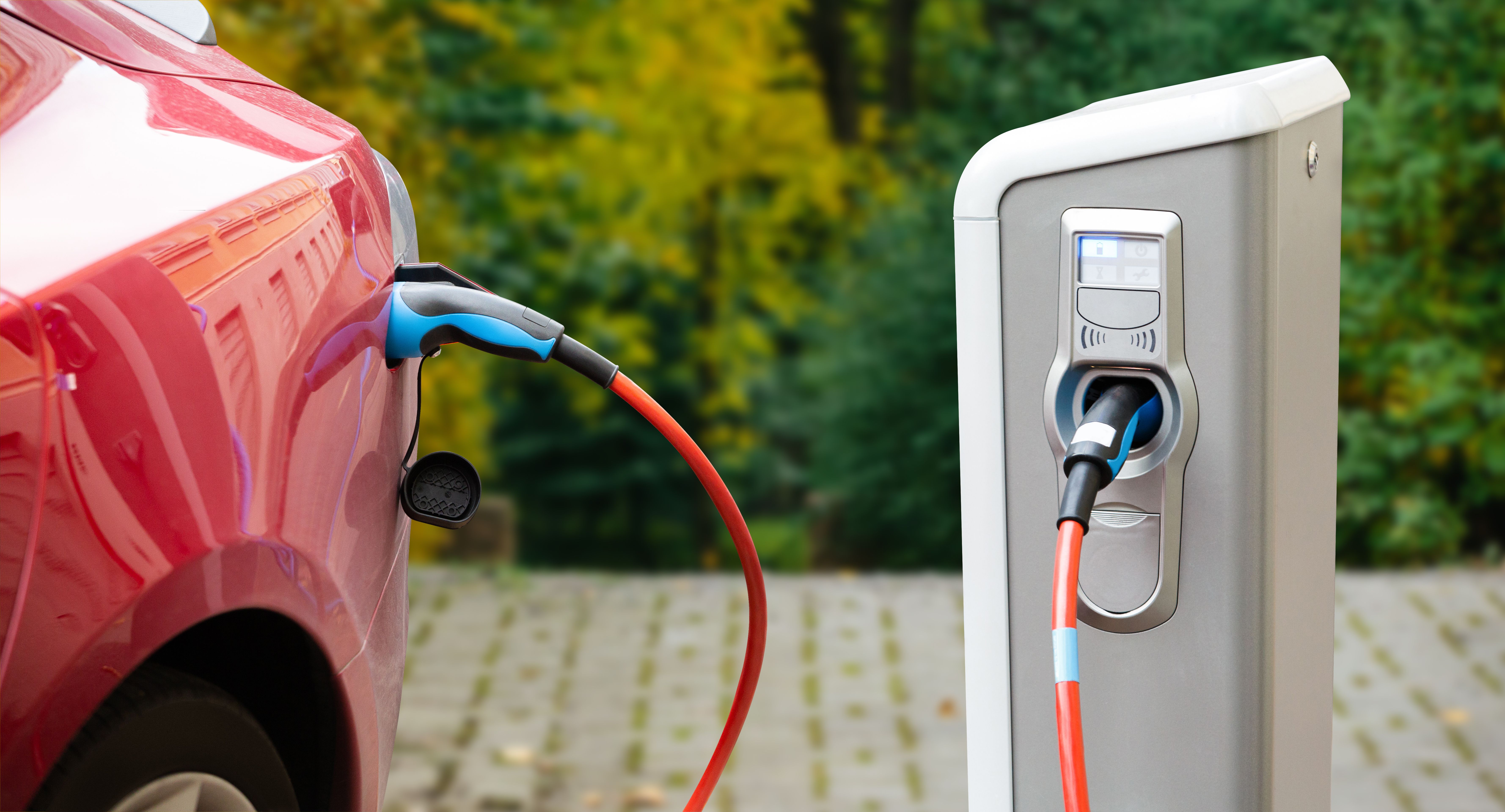 Barcelona podrá contar con 660 emplazamientos de carga de vehículos eléctricos | iStock Barcelona podrá contar con 660 emplazamientos de carga de vehículos eléctricos | iStock