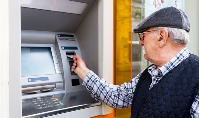 Catalunya s'han atorgat gairebé 1,14 milions de pensions per jubilació | iStock Catalunya s'han atorgat gairebé 1,14 milions de pensions per jubilació | iStock