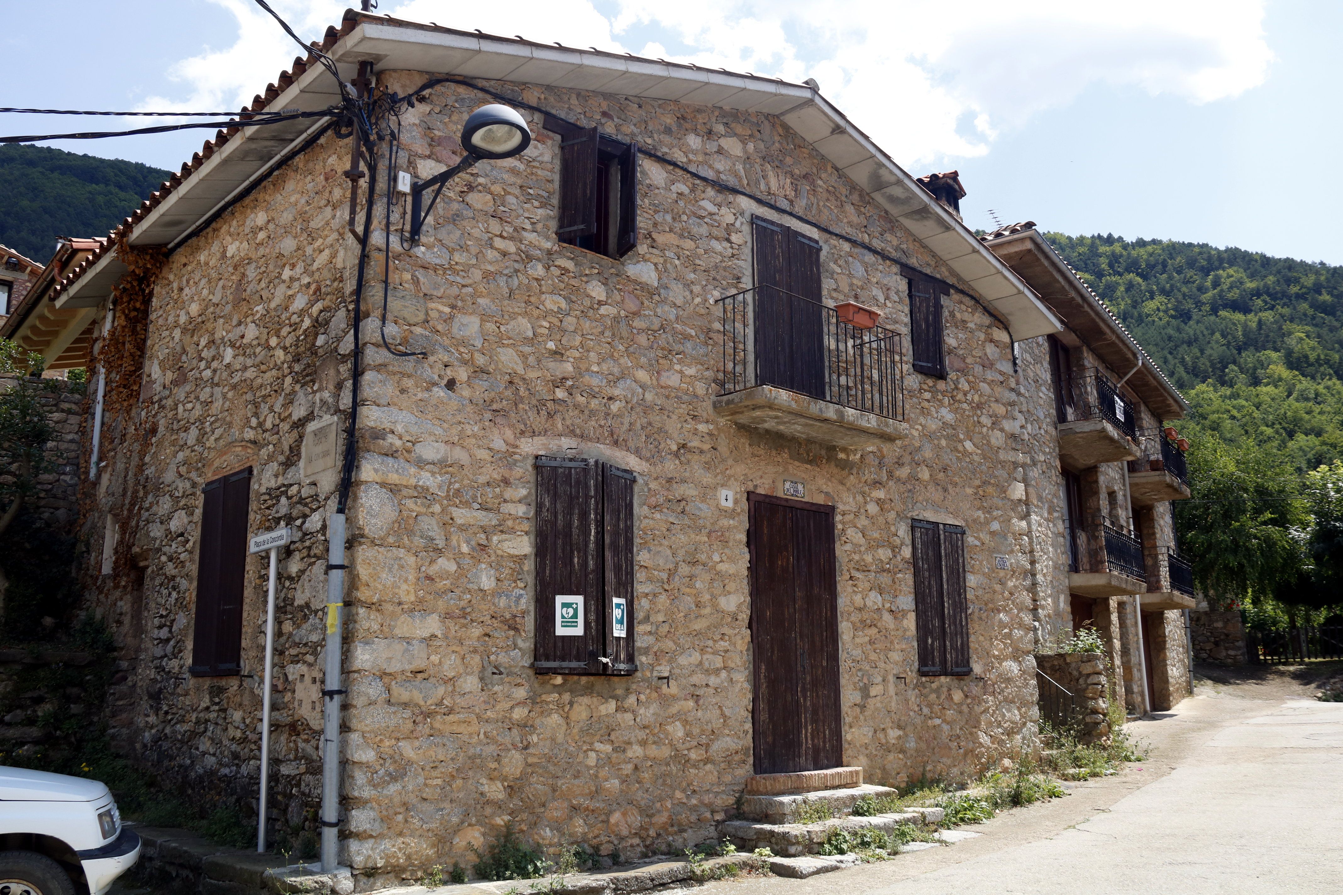 La antigua Casa del Maestro de Ribes de Freser en una imagen de archivo | ACN La antigua Casa del Maestro de Ribes de Freser en una imagen de archivo | ACN