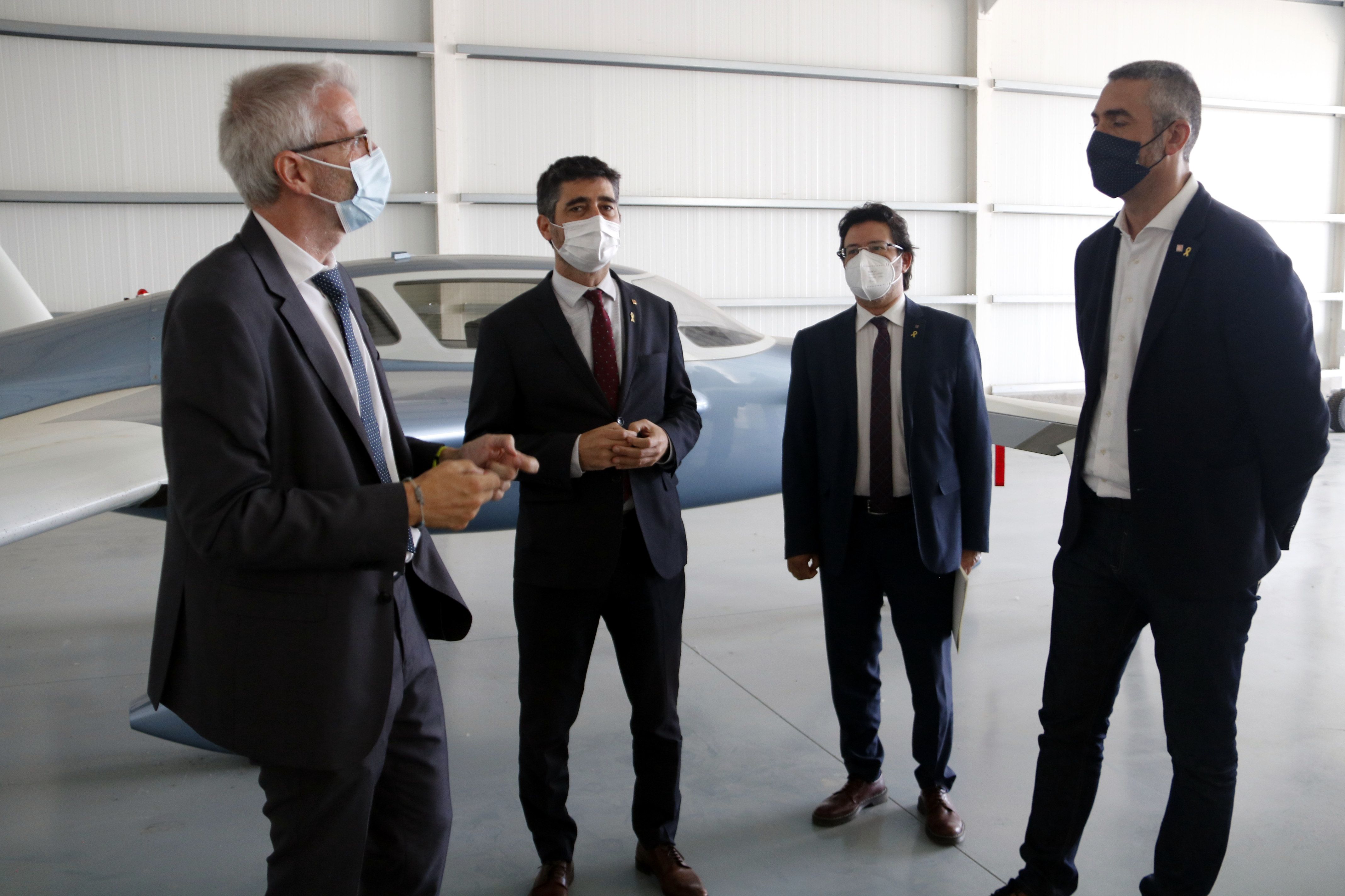 El vicepresidente Jordi Puigneró durante su visita al Aeropuerto de Lleida-Alguaire | ACN El vicepresidente Jordi Puigneró durante su visita al Aeropuerto de Lleida-Alguaire | ACN