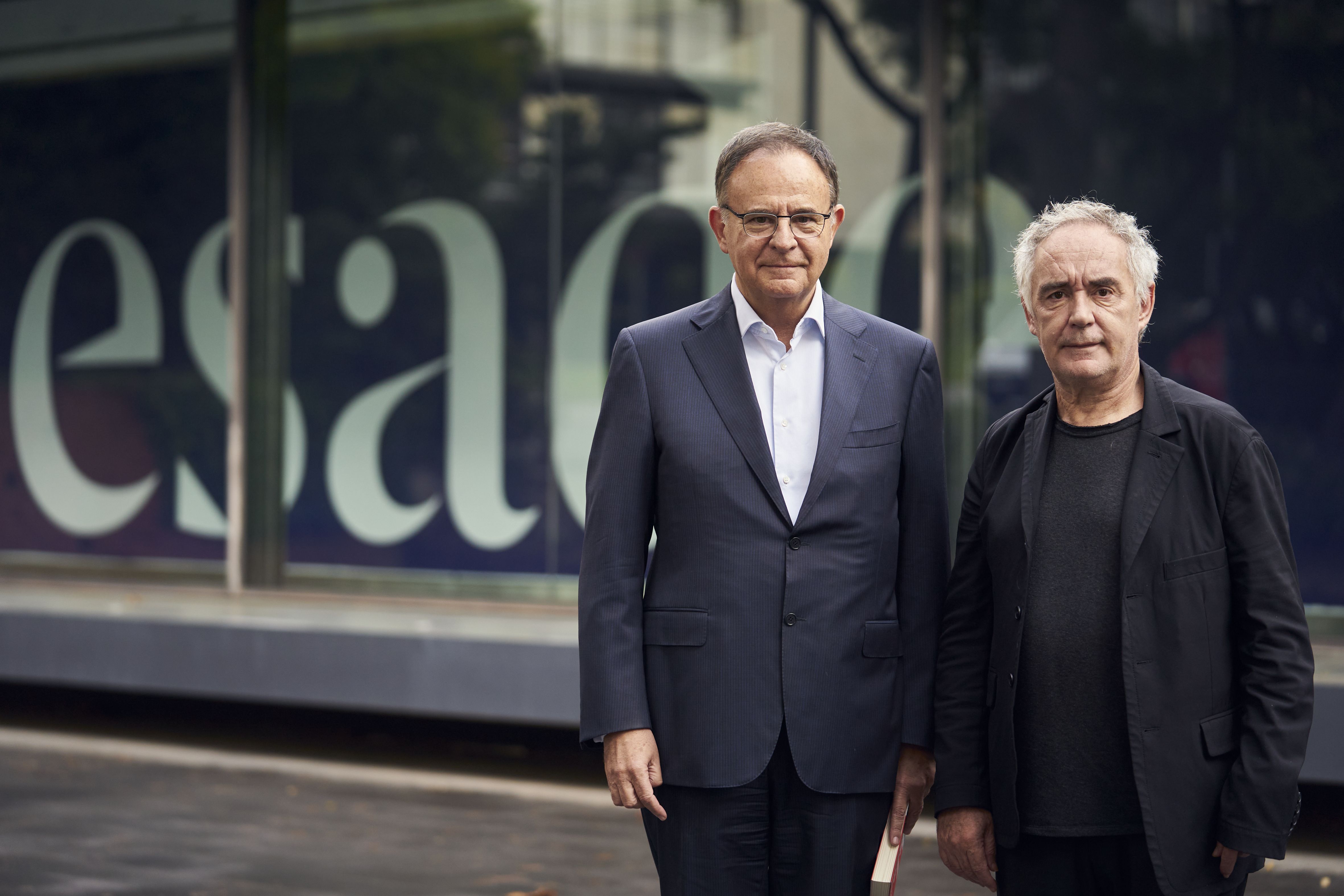El autor del Libro Rojo de la Innovación, Marcel Planellas, acompañado de Ferran Adrià | Cedida El autor del Libro Rojo de la Innovación, Marcel Planellas, acompañado de Ferran Adrià | Cedida