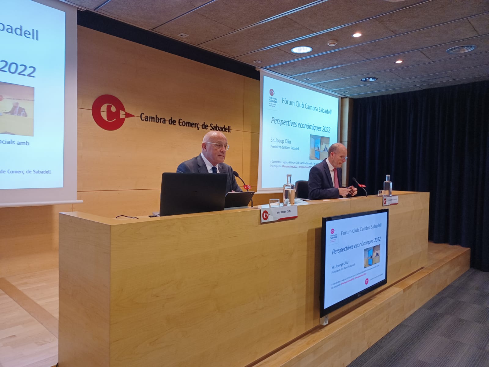 Josep Oliu, president del Banc Sabadell; i Ramon Alberich, president de la Cambra de Sabadell | Cedida Josep Oliu, president del Banc Sabadell; i Ramon Alberich, president de la Cambra de Sabadell | Cedida