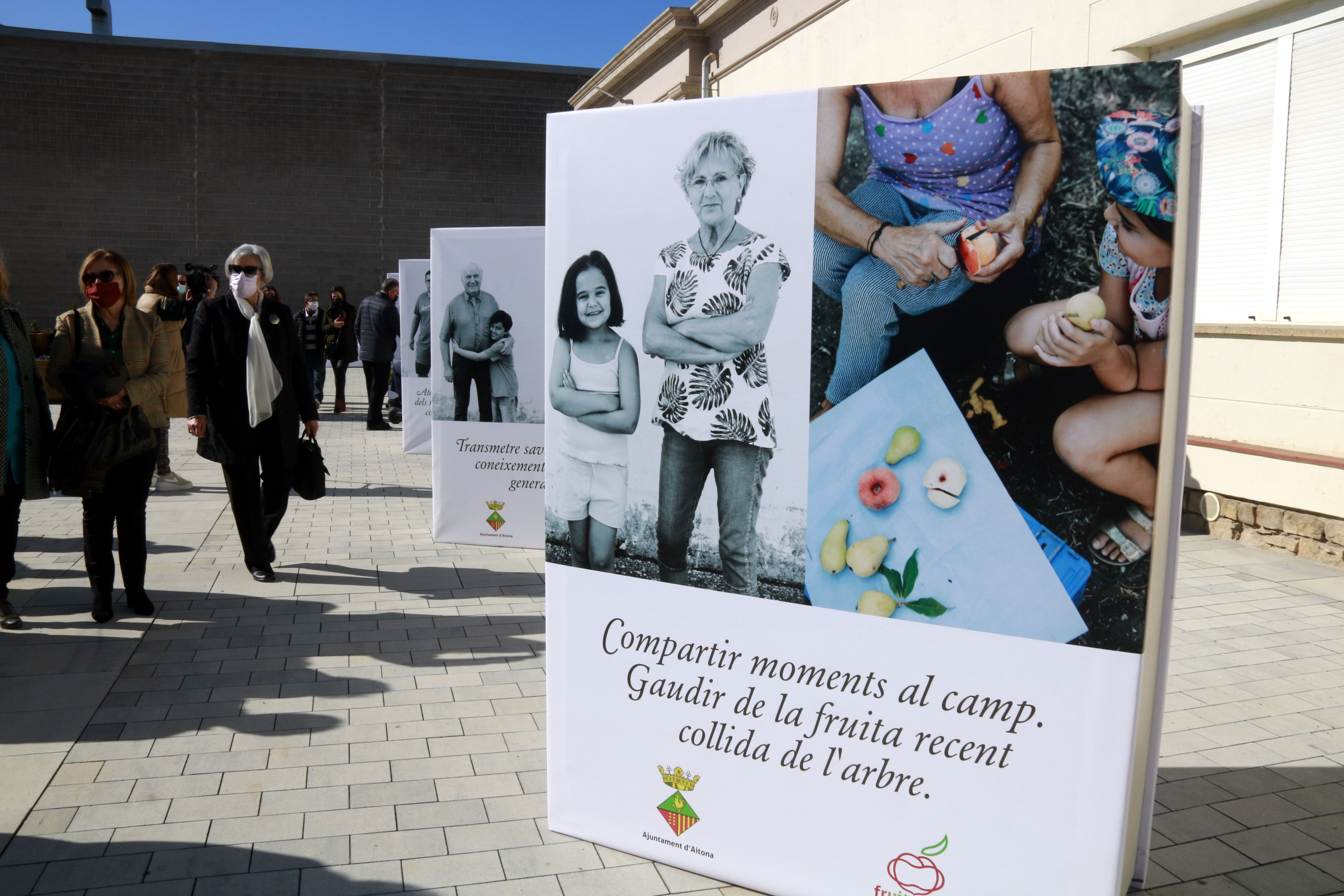 'Els mil i un rostres de la pagesia' de Aitona para conmemorar los diez años de Fruiturisme | ACN 'Els mil i un rostres de la pagesia' de Aitona para conmemorar los diez años de Fruiturisme | ACN