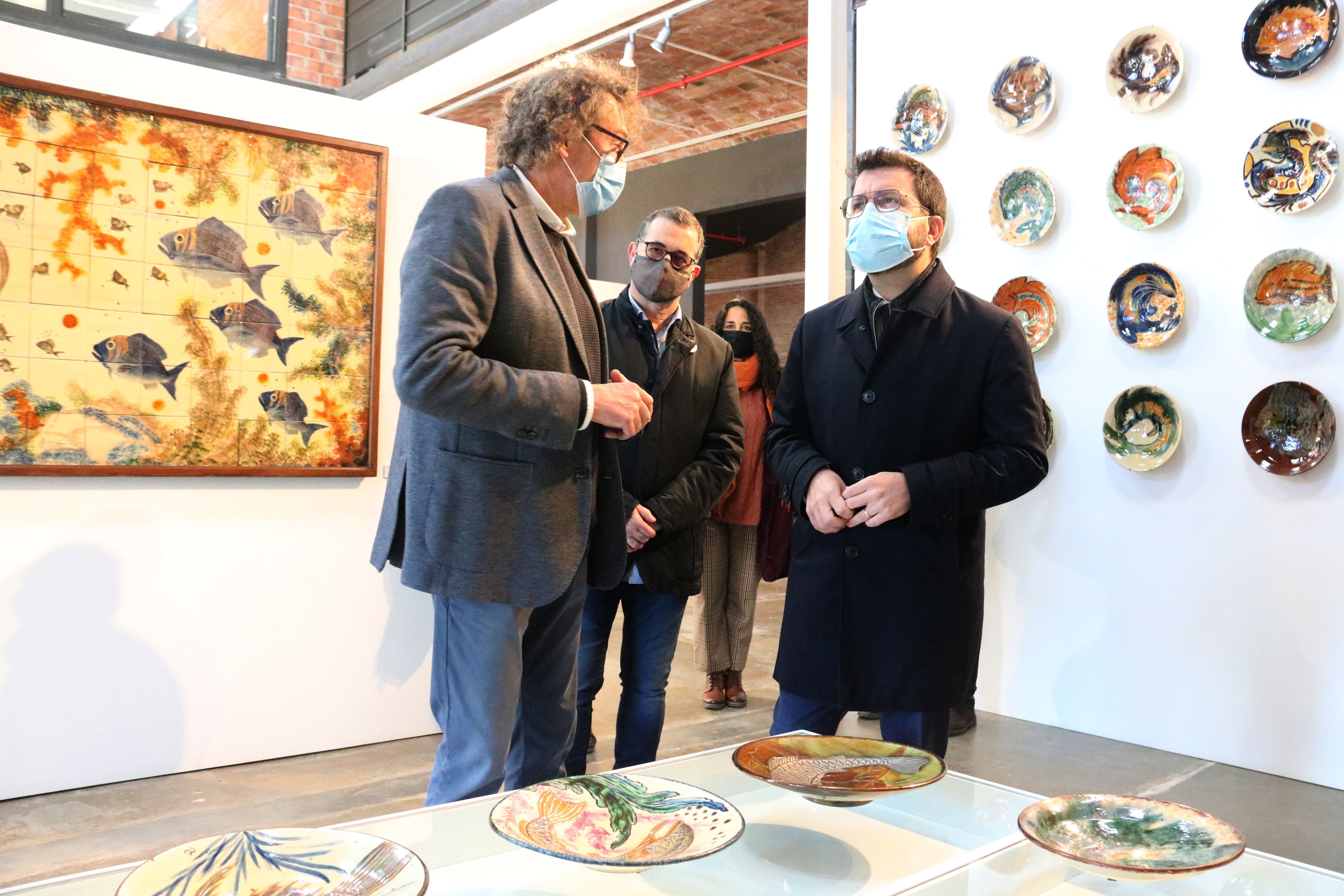 El president de la Generalitat, Pere Aragonès, durante la visita al museo Terracota de la Bisbal d'Empordà | ACN El president de la Generalitat, Pere Aragonès, durante la visita al museo Terracota de la Bisbal d'Empordà | ACN