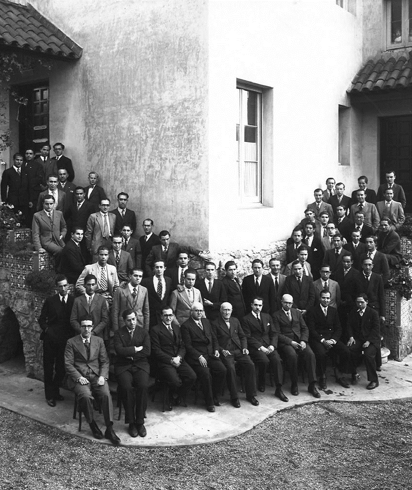 Profesores y alumnos del Centre d’Estudis Químics en 1934 | Cedida Profesores y alumnos del Centre d’Estudis Químics en 1934 | Cedida
