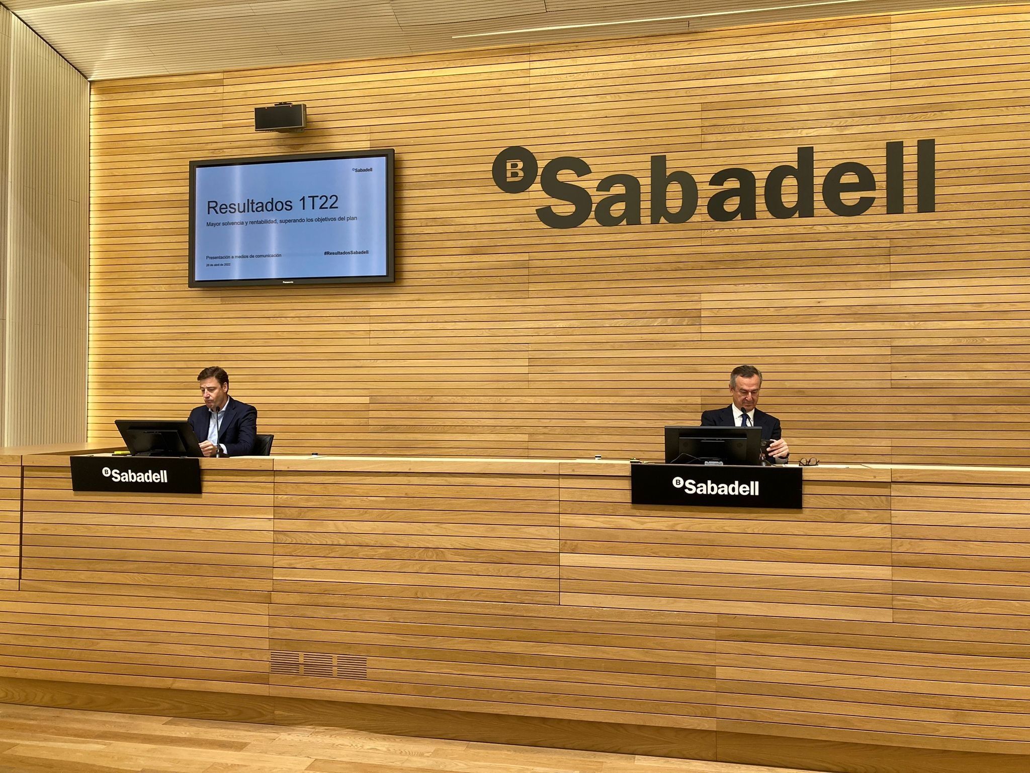 EuropaPress 4412435 director financiero banco sabadell leopoldo alvear consejero delegado cesar EuropaPress 4412435 director financiero banco sabadell leopoldo alvear consejero delegado cesar