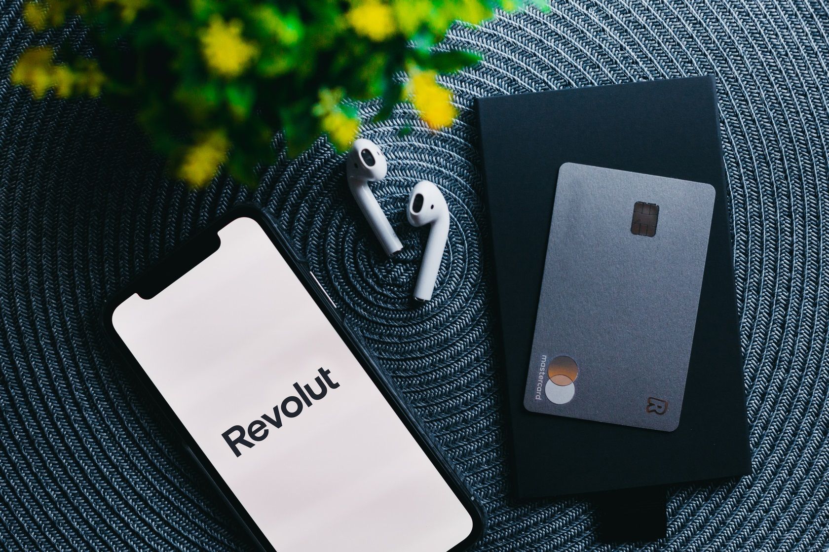 Imagen de la tarjeta y la aplicación móvil de Revolut | EP Imagen de la tarjeta y la aplicación móvil de Revolut | EP