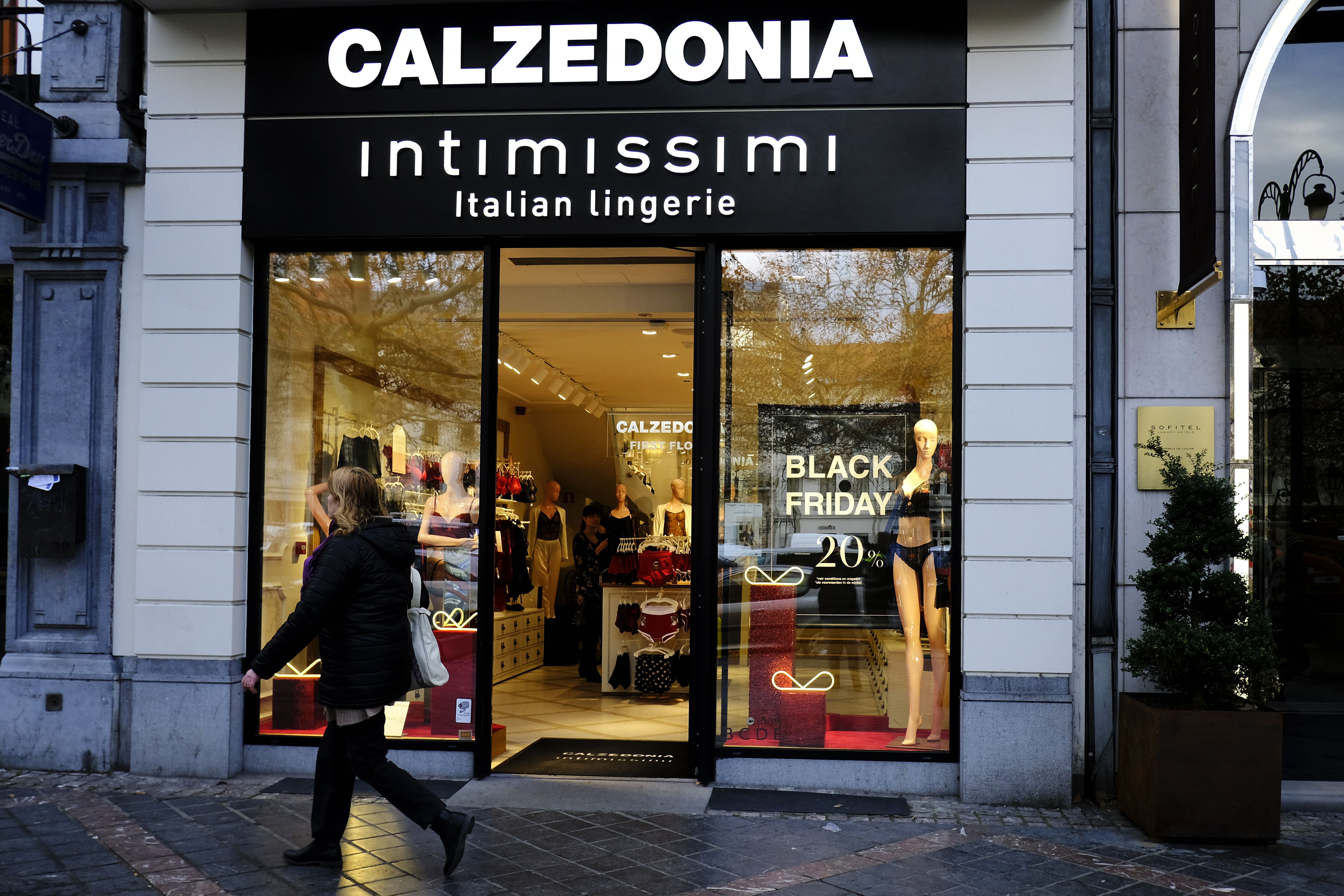 Una tienda de Calzedonia | iStock Una tienda de Calzedonia | iStock