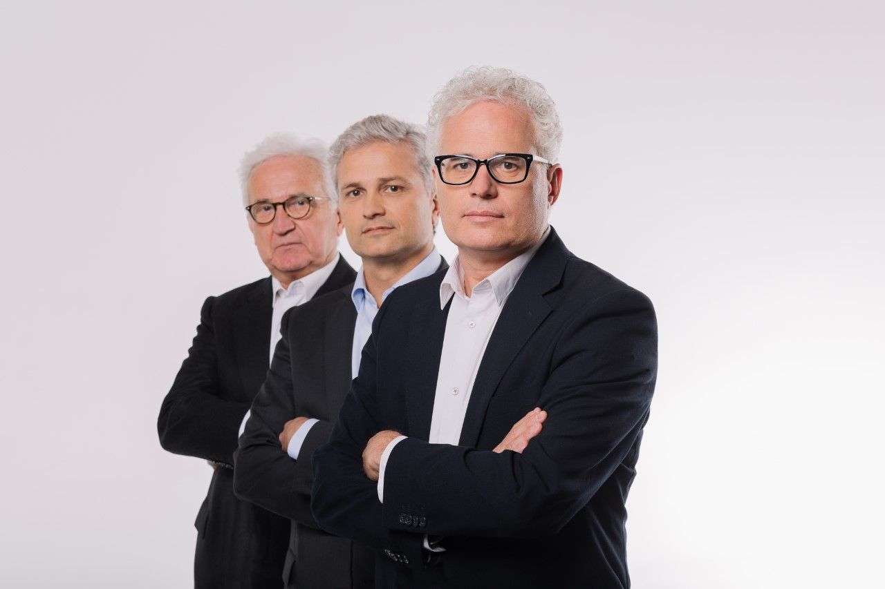 De izquierda a derecha, Amadeu Jori, Marc Jori y Ferran Jori, representantes de la cuarta y quinta generación de la familia fundadora | Cedida