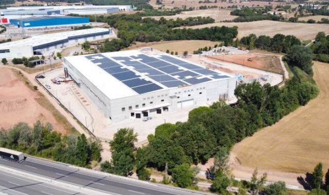 Imatge aèria de la nova planta de Casa Mas a Sallent (Bages) | Cunovesa Imatge aèria de la nova planta de Casa Mas a Sallent (Bages) | Cunovesa