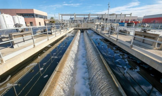 L’aigua regenerada, com la que s’obté a la depuradora del Baix Llobregat, és clau per a la resiliència de les ciutats