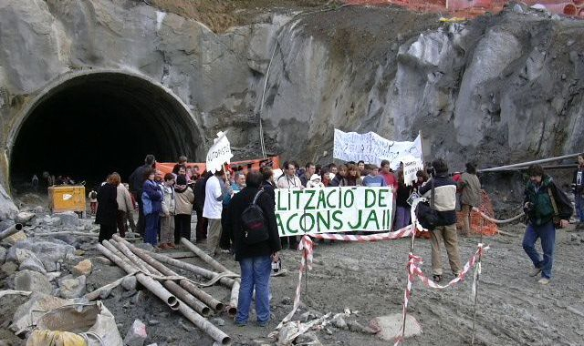 Protestas por la construcción del túnel de Bracons | Radio Olot