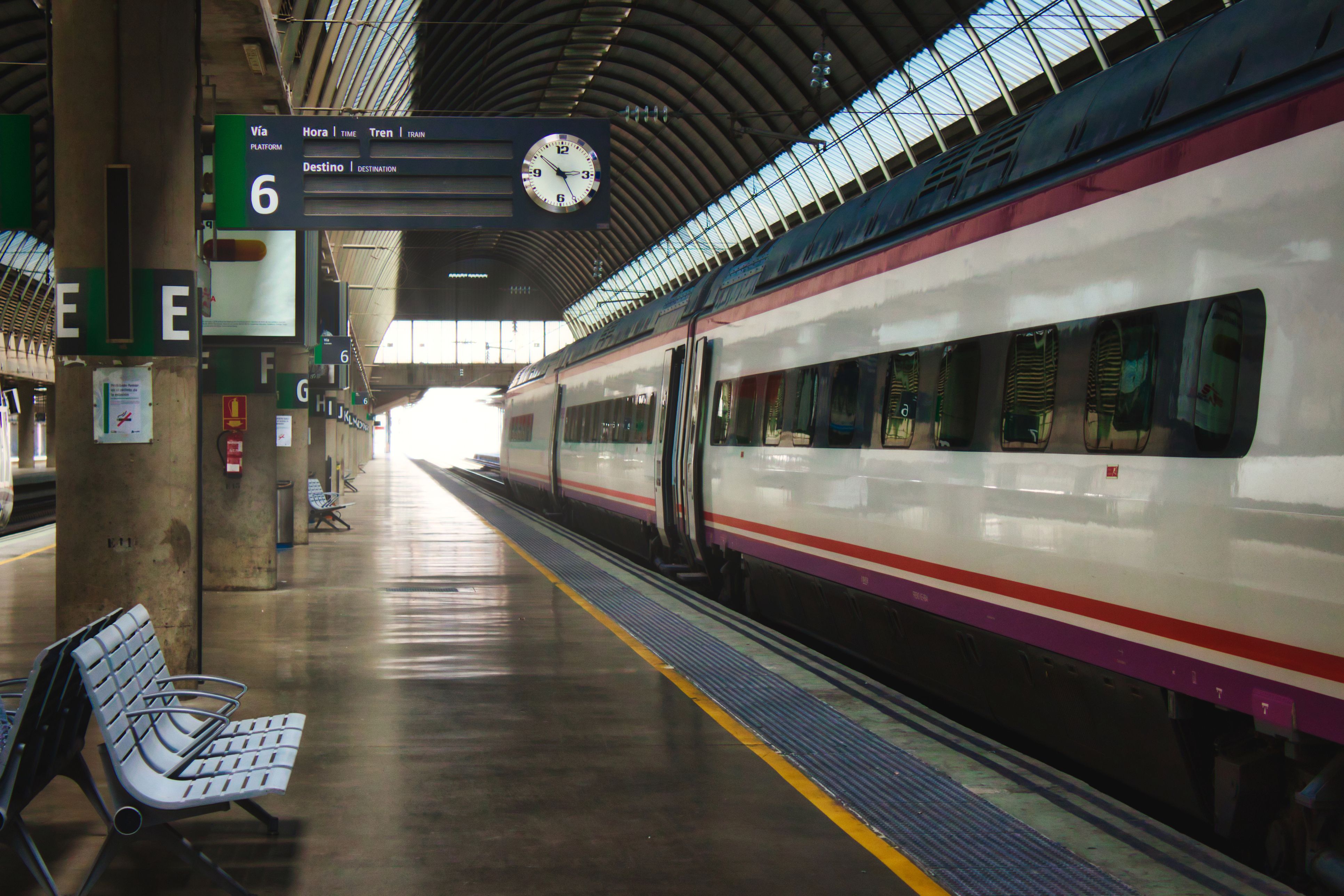 Imatge d'un tren d'alta velocitat | iStock