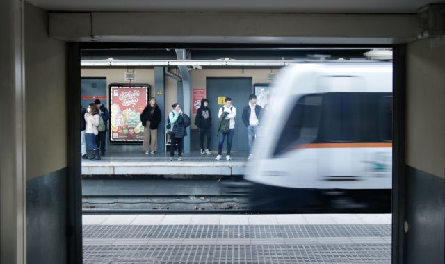 Arribada d'un ferrocarril a l'estació de Sant Cugat Centre | ACN Arribada d'un ferrocarril a l'estació de Sant Cugat Centre | ACN