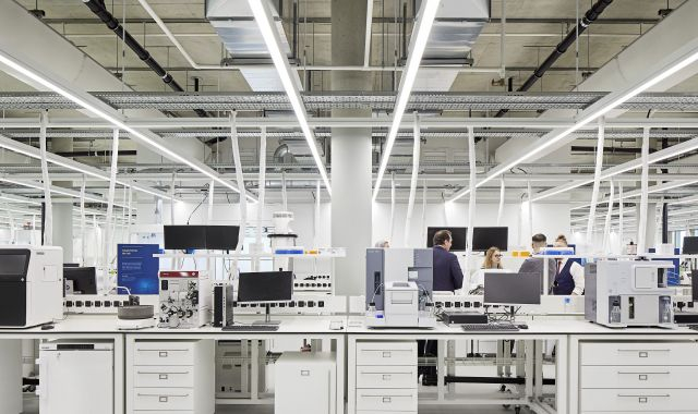 Interior d'un laboratori d'AstraZeneca | Cedida Interior d'un laboratori d'AstraZeneca | Cedida