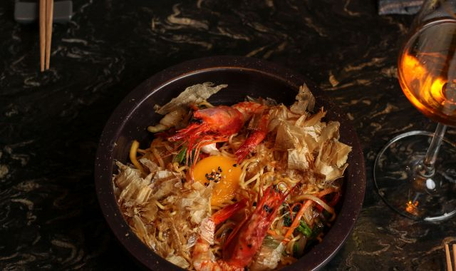 Yakisoba de gamba vermella | Cedida