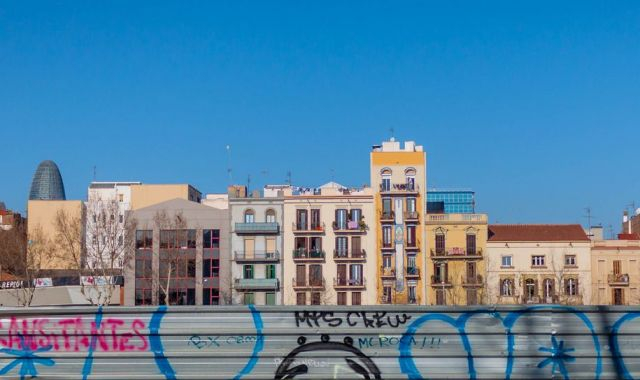 Propietaris i immobiliàries dubten que la nova llei solucioni la manca d'habitatge de lloguer a Barcelona | iStock