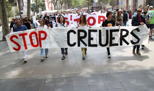 Imatge de la manifestació pels carrers de Barcelona | ACN - Carola López / Aina Martí Imatge de la manifestació pels carrers de Barcelona | ACN - Carola López / Aina Martí