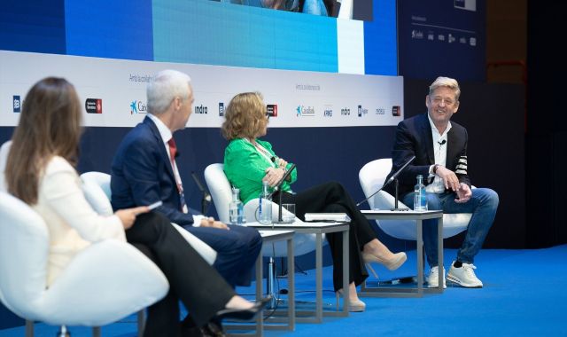 Joaquín Duato, CEO de Johnson & Johnson, Belén Garijo, CEO de Merck, i Wayne Griffiths, CEO de Seat & Cupra | EP