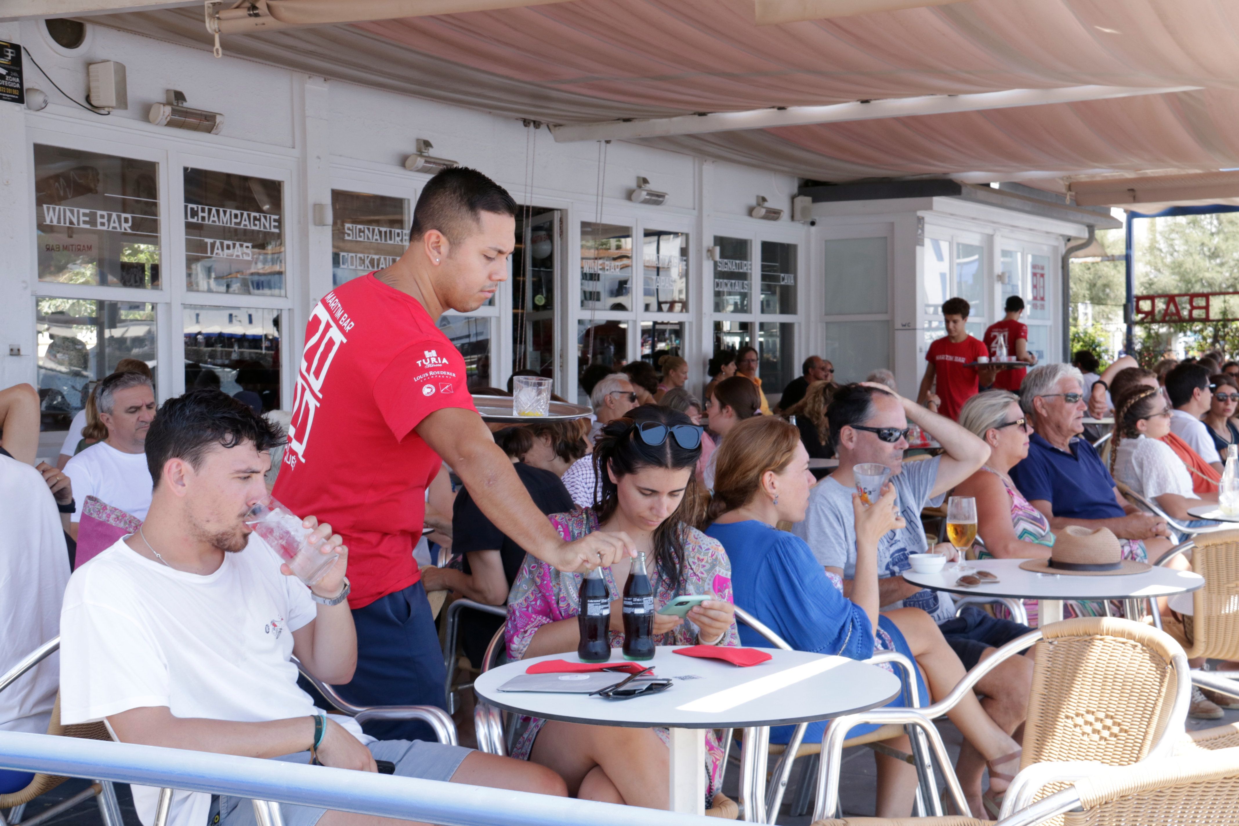 Imagen de un bar en Cadaqués | ACN - Marina López Imagen de un bar en Cadaqués | ACN - Marina López