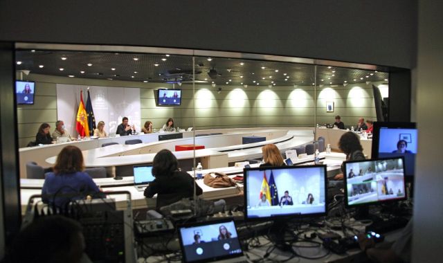 La Mesa de Diàleg Social que aborda l'Estatut del Becari durant la seva primera reunió | EP