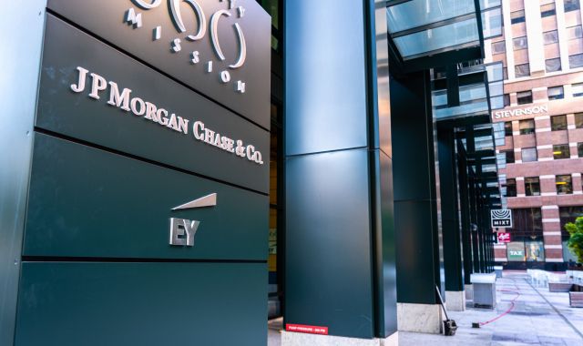 Exterior de les oficines de JP Morgan a San Francisco | iStock