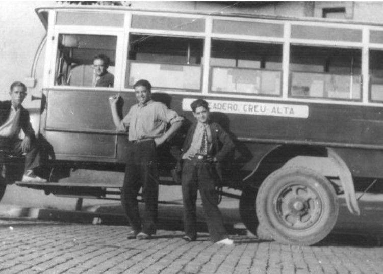 Miquel Martí Aldell en su primer autobús, un Ford Tipus T | Moventia