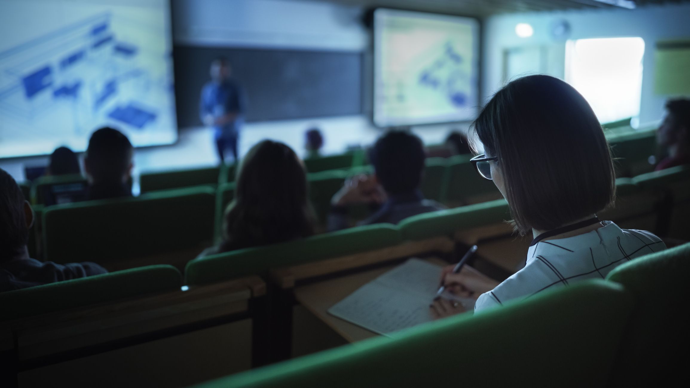 Imagen de archivo de una estudiante universitaria | iStock Imagen de archivo de una estudiante universitaria | iStock