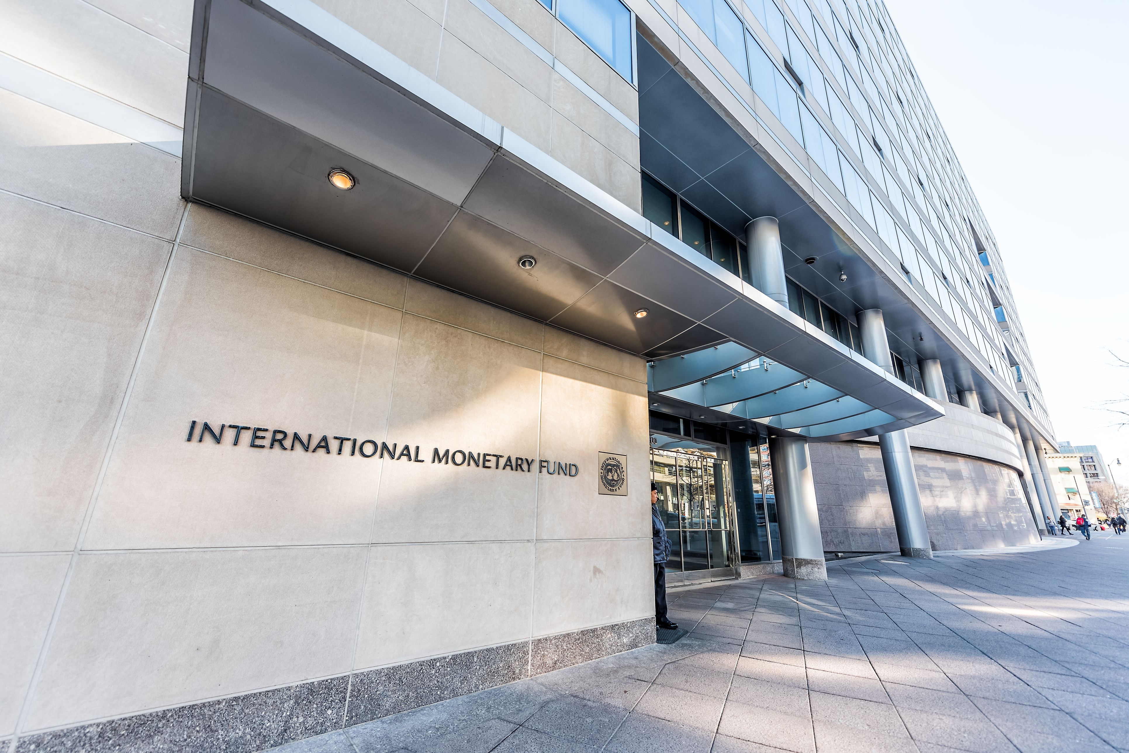 Exterior de la sede del Fondo Monetario Internacional | iStock Exterior de la sede del Fondo Monetario Internacional | iStock