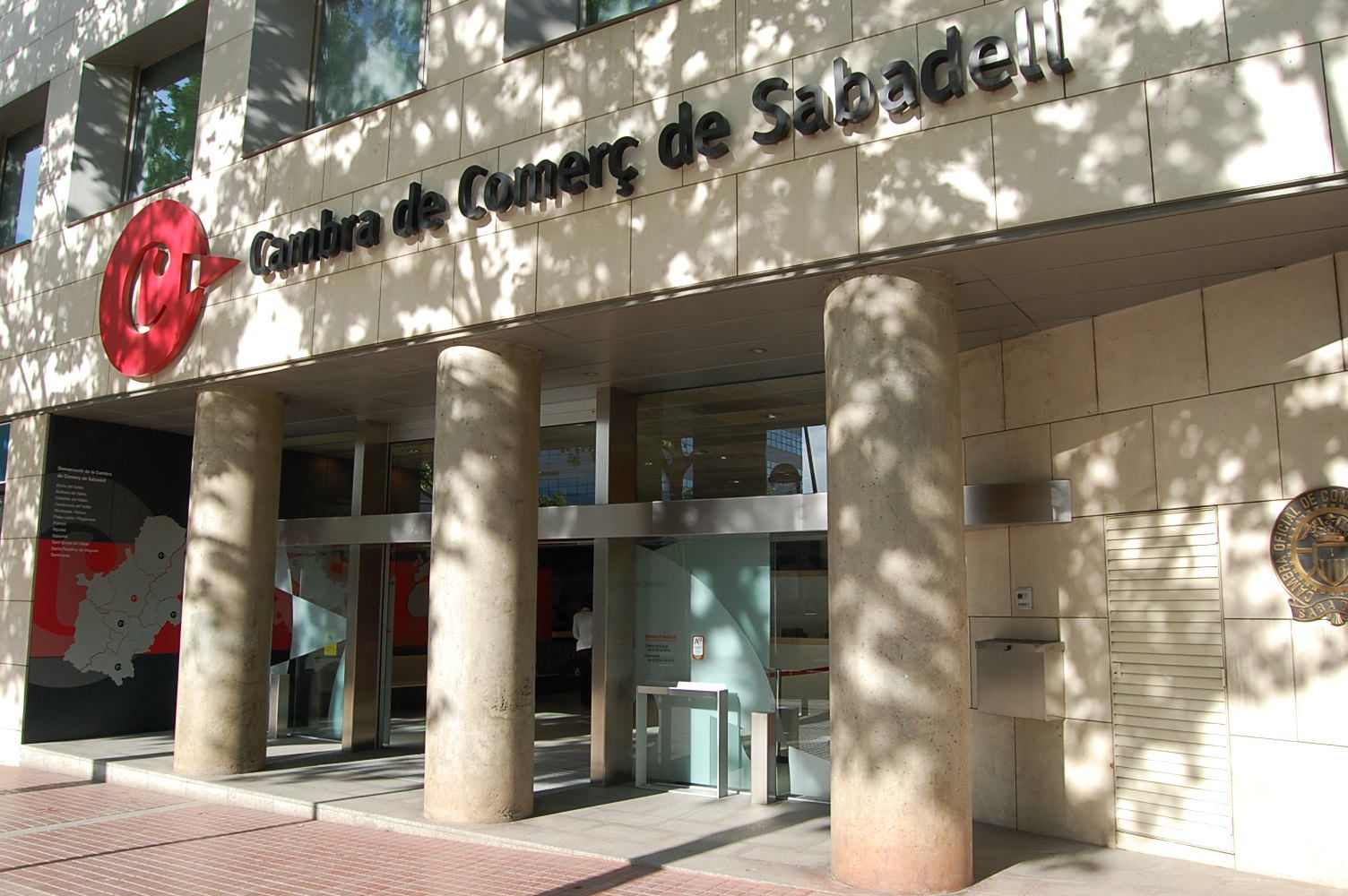 Fachada de la Cambra de Comerç de Sabadell Fachada de la Cambra de Comerç de Sabadell