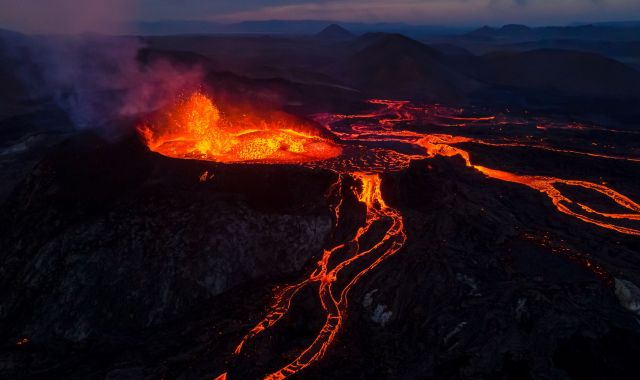 Un volcà en actiu a Islàndia | iStock