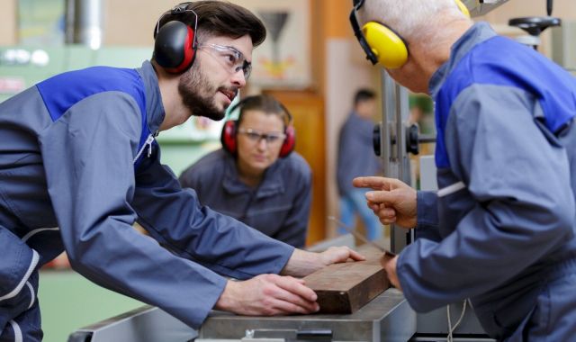 Els certificats professionals són formacions curtes que inclouen un període de pràctiques a l'empresa | Generalitat de Catalunya