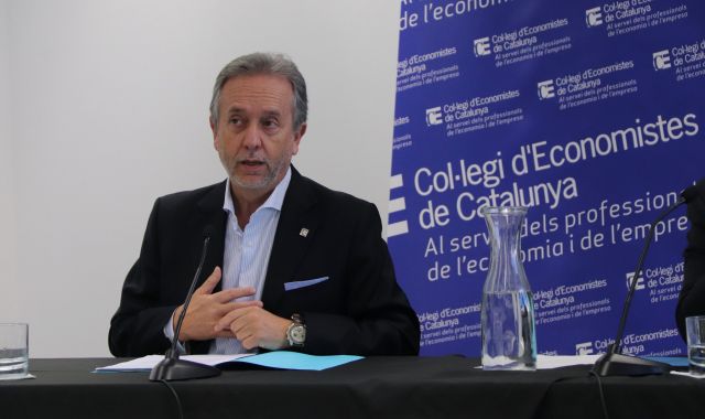 Carlos Puig de Travy, decano del Col·legi d'Economistes | Maria Asmarat - ACN