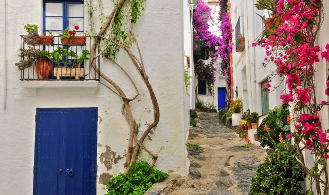 Cadaqués es troba a tan sols dues hores de vol d'Anglaterra | iStock