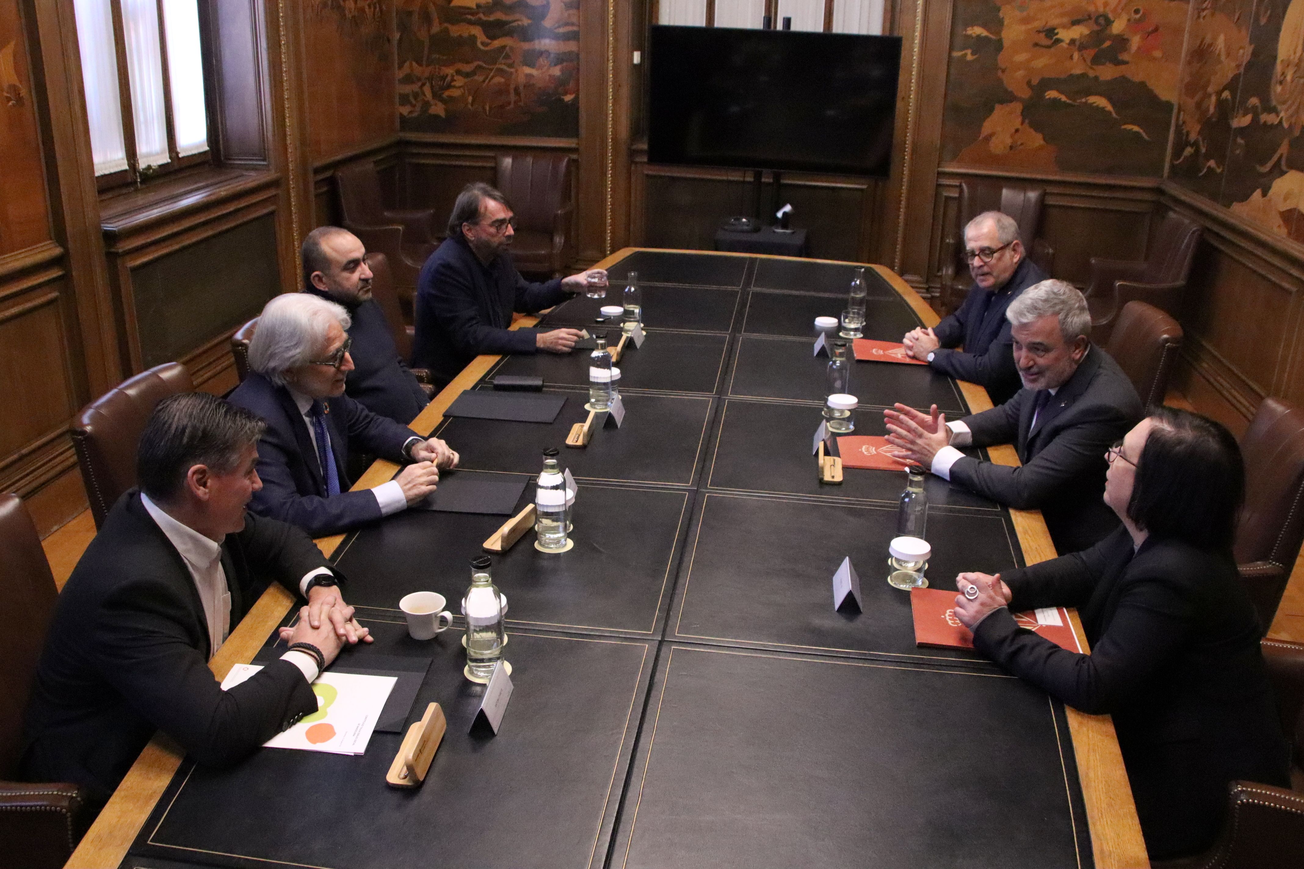 El alcalde Jaume Collboni se reúne con los representantes de Pimec, Foment, CCOO y UGT | ACN