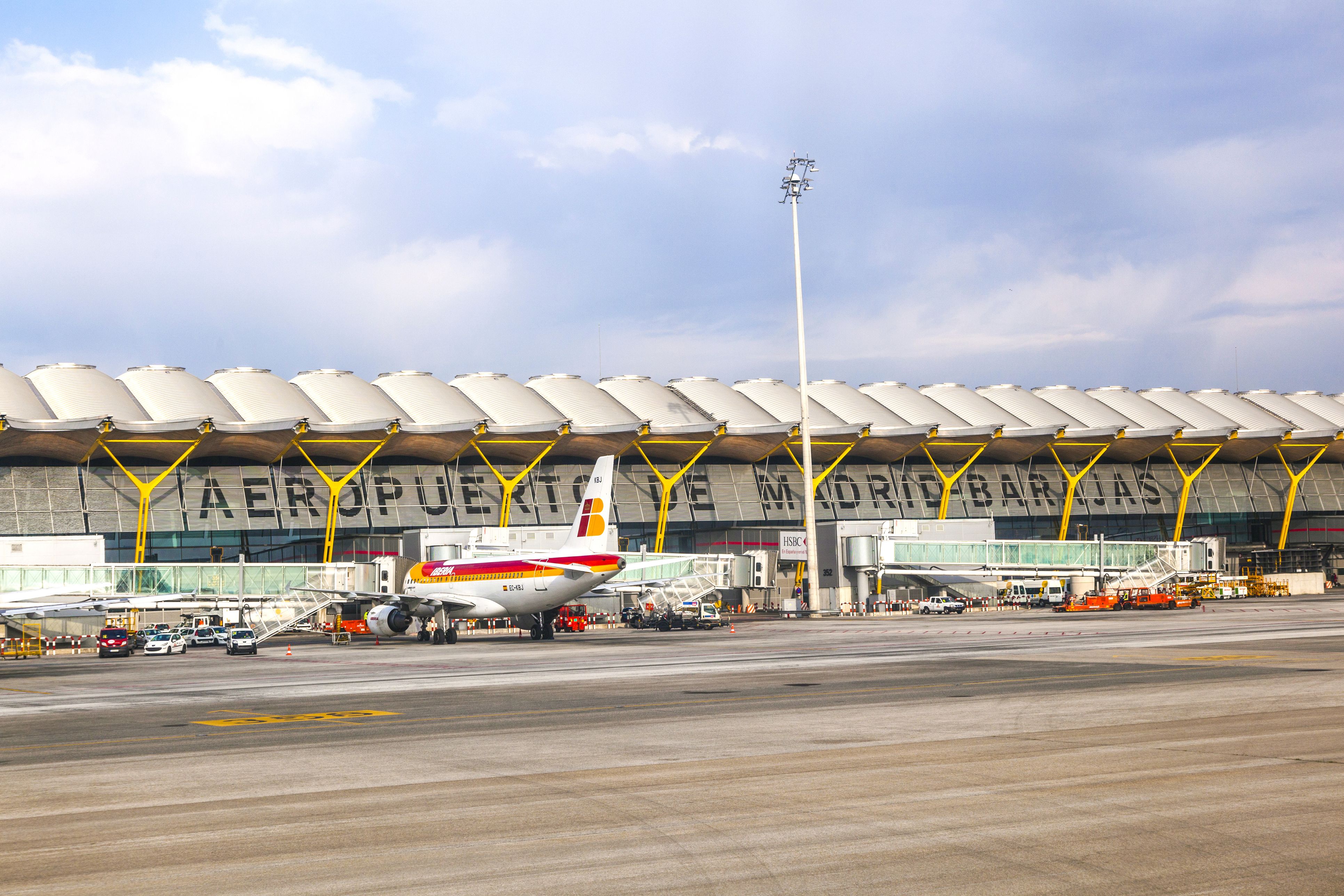 El Gobierno ha anunciado una inversión de 2.400 millones de euros en Barajas | iStock El Gobierno ha anunciado una inversión de 2.400 millones de euros en Barajas | iStock
