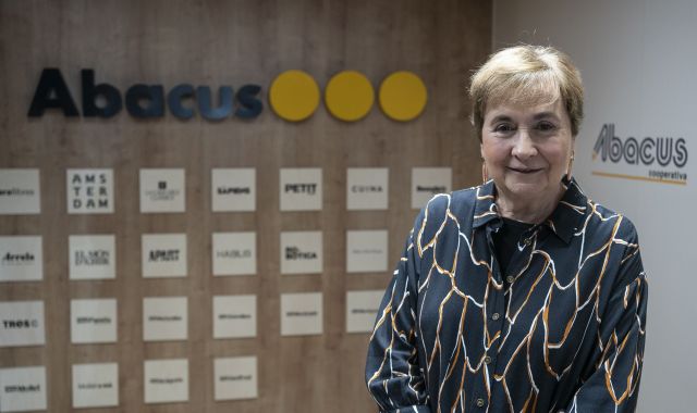 Maravillas Rojo, "activamente jubilada", es la presidenta de Abacus Cooperativa desde el 2017 | Mireia Comas Maravillas Rojo, "activamente jubilada", es la presidenta de Abacus Cooperativa desde el 2017 | Mireia Comas