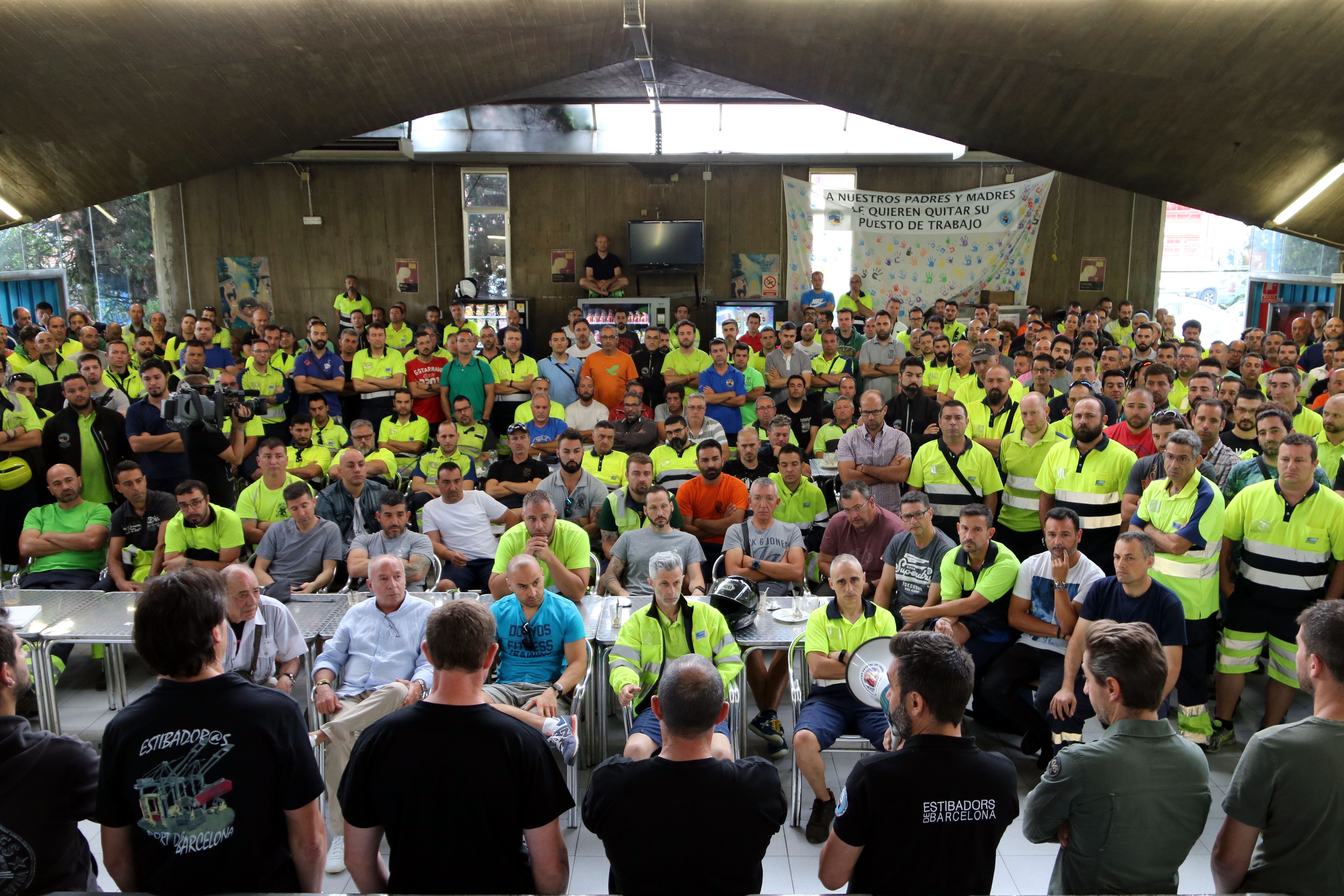 Assemblea dels estibadors del Port de Barcelona el juny del 2017 | ACN