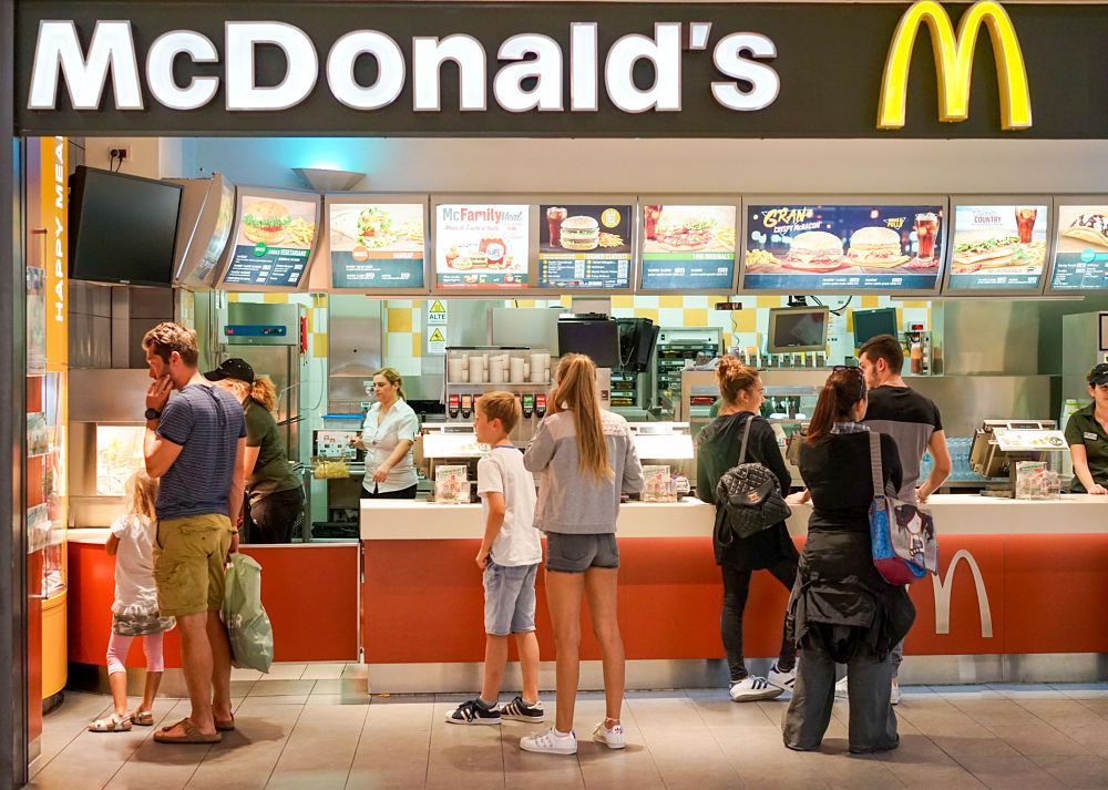 McDonalds cuenta con más de 600 locales en España | iStock McDonalds cuenta con más de 600 locales en España | iStock