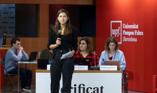 La cofundadora i directora de Verificat, Alba Tobella en un acte a la UPF | Cedida