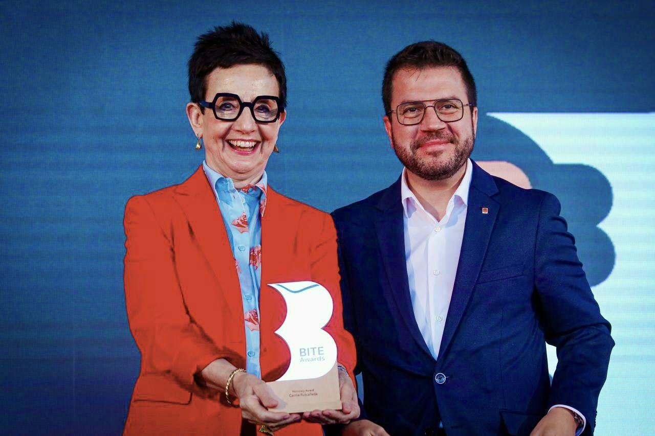 Carme Ruscalleda rep el ‘Premi Bite honory award’ a la difusió de la cultura culinària catalana Carme Ruscalleda rep el ‘Premi Bite honory award’ a la difusió de la cultura culinària catalana