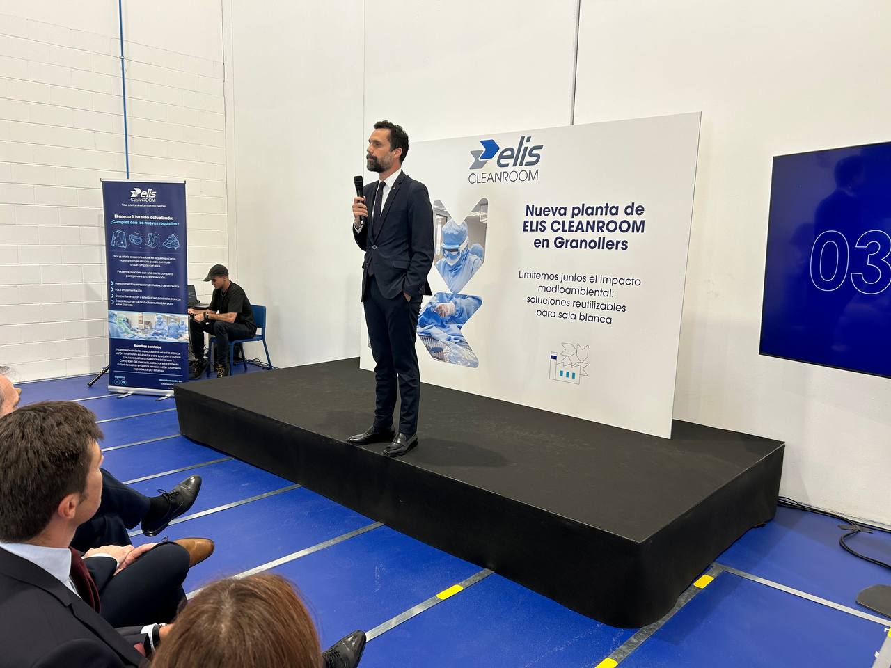El conseller Torrent durant l'acte d'inauguració de les noves instal·lacions de l'empresa Elis, a Granollers El conseller Torrent durant l'acte d'inauguració de les noves instal·lacions de l'empresa Elis, a Granollers