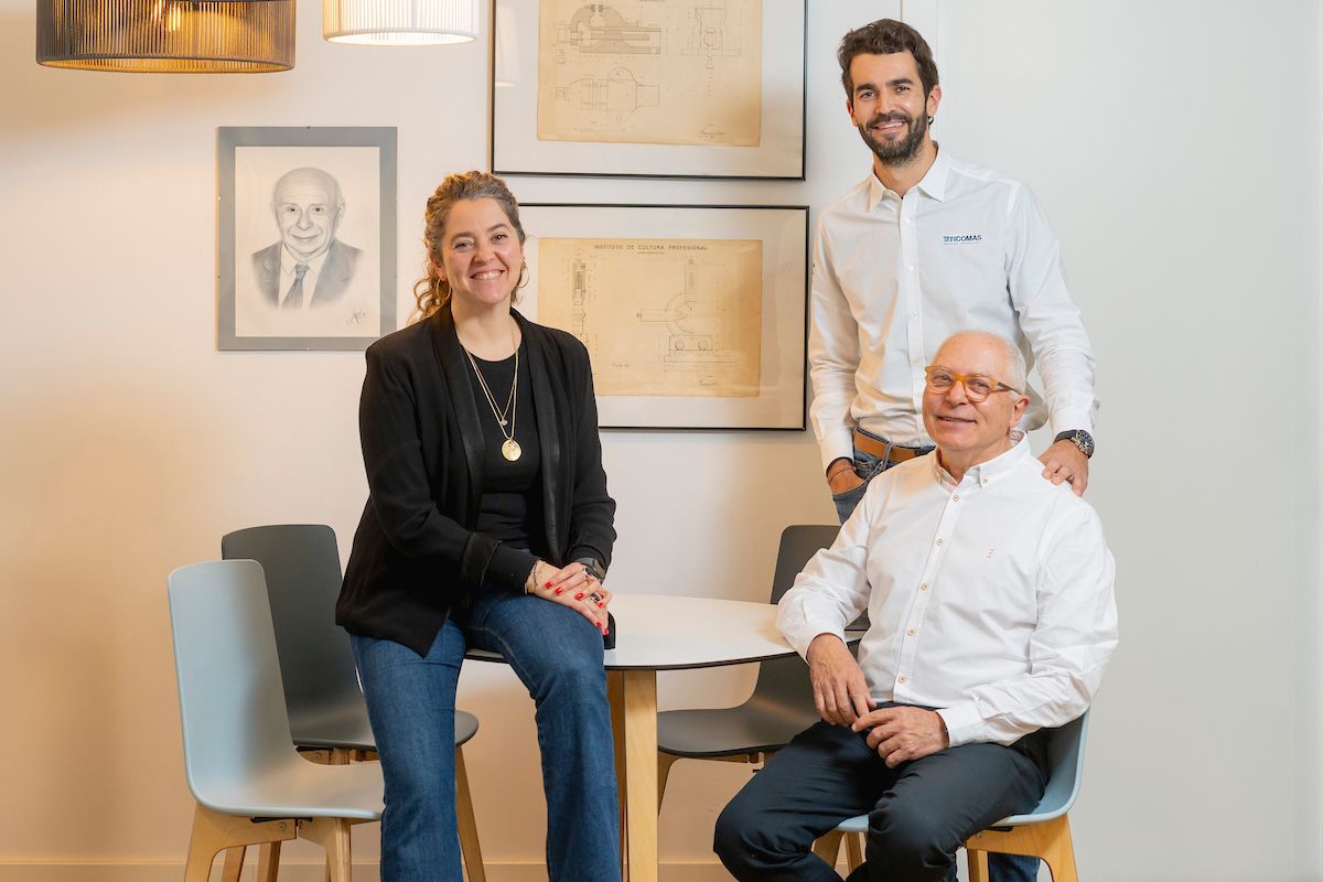 Família Comas al capdavant de l'empresa familiar TMCOMAS: Llorenç Comas Puig (president) i els germans Georgina i Llorenç Comas Vieto | Cedida Família Comas al capdavant de l'empresa familiar TMCOMAS: Llorenç Comas Puig (president) i els germans Georgina i Llorenç Comas Vieto | Cedida