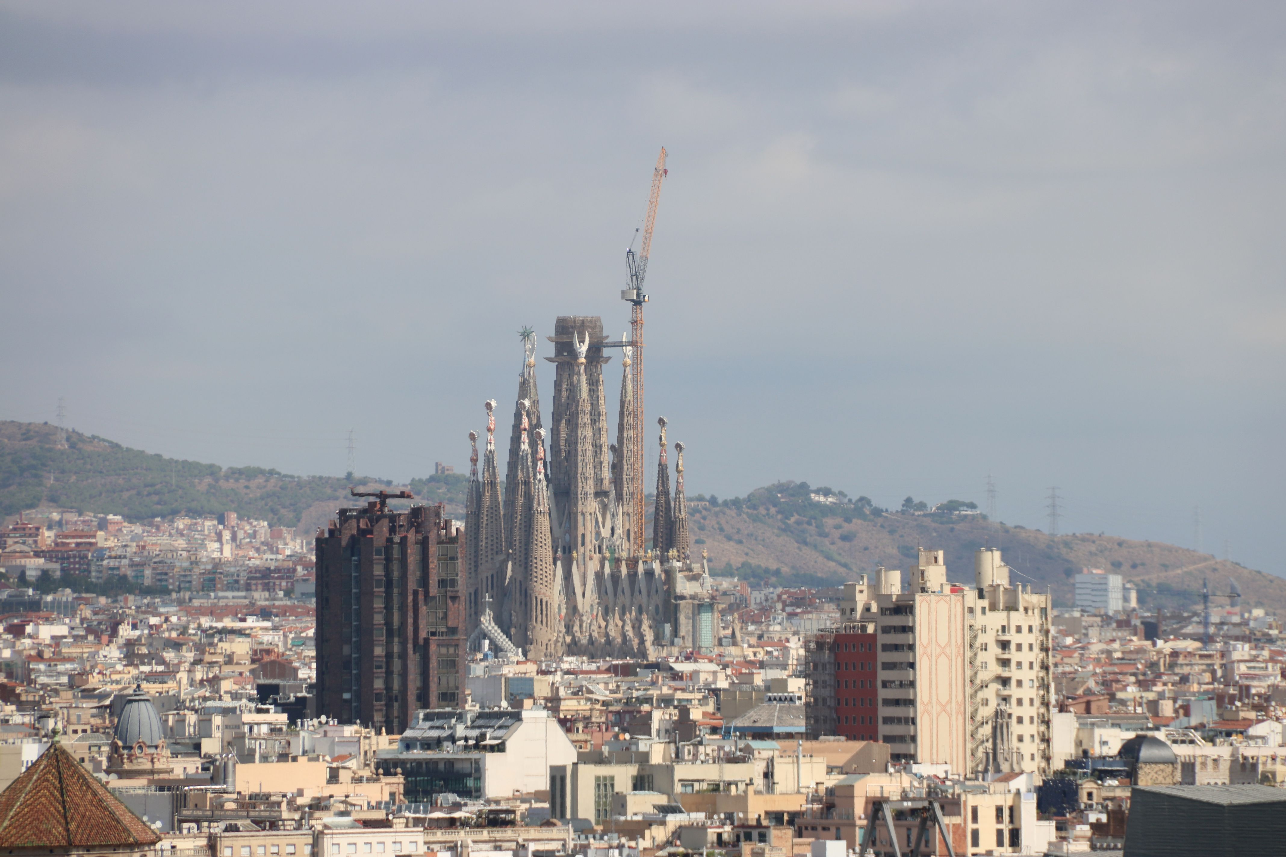 Barcelona vista desde el Parque de Montjuïc, con la Sagrada Família de fondo | ACN Barcelona vista desde el Parque de Montjuïc, con la Sagrada Família de fondo | ACN