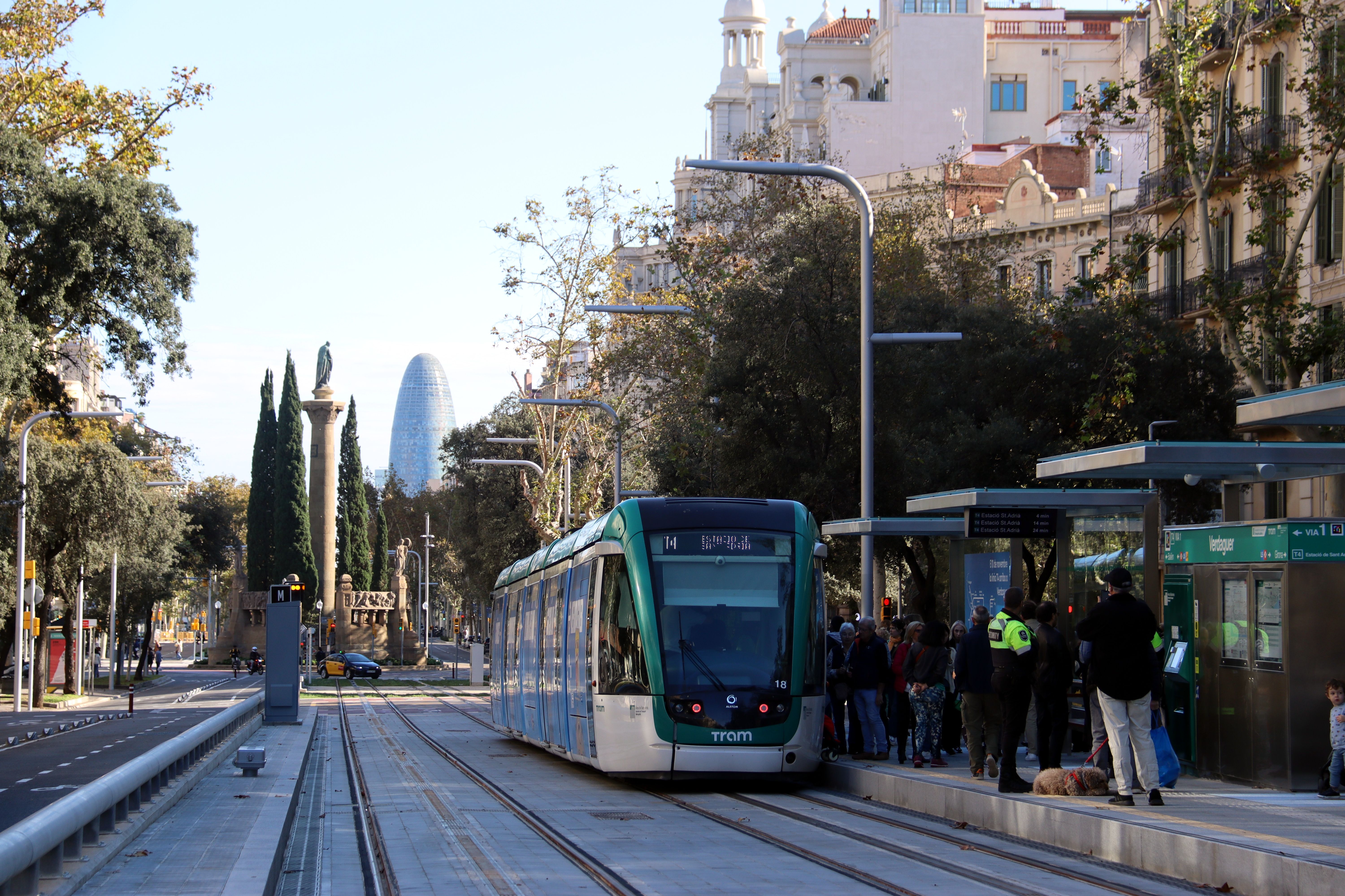El trajecte en tramvia entre Glòries i Verdaguer El trajecte en tramvia entre Glòries i Verdaguer